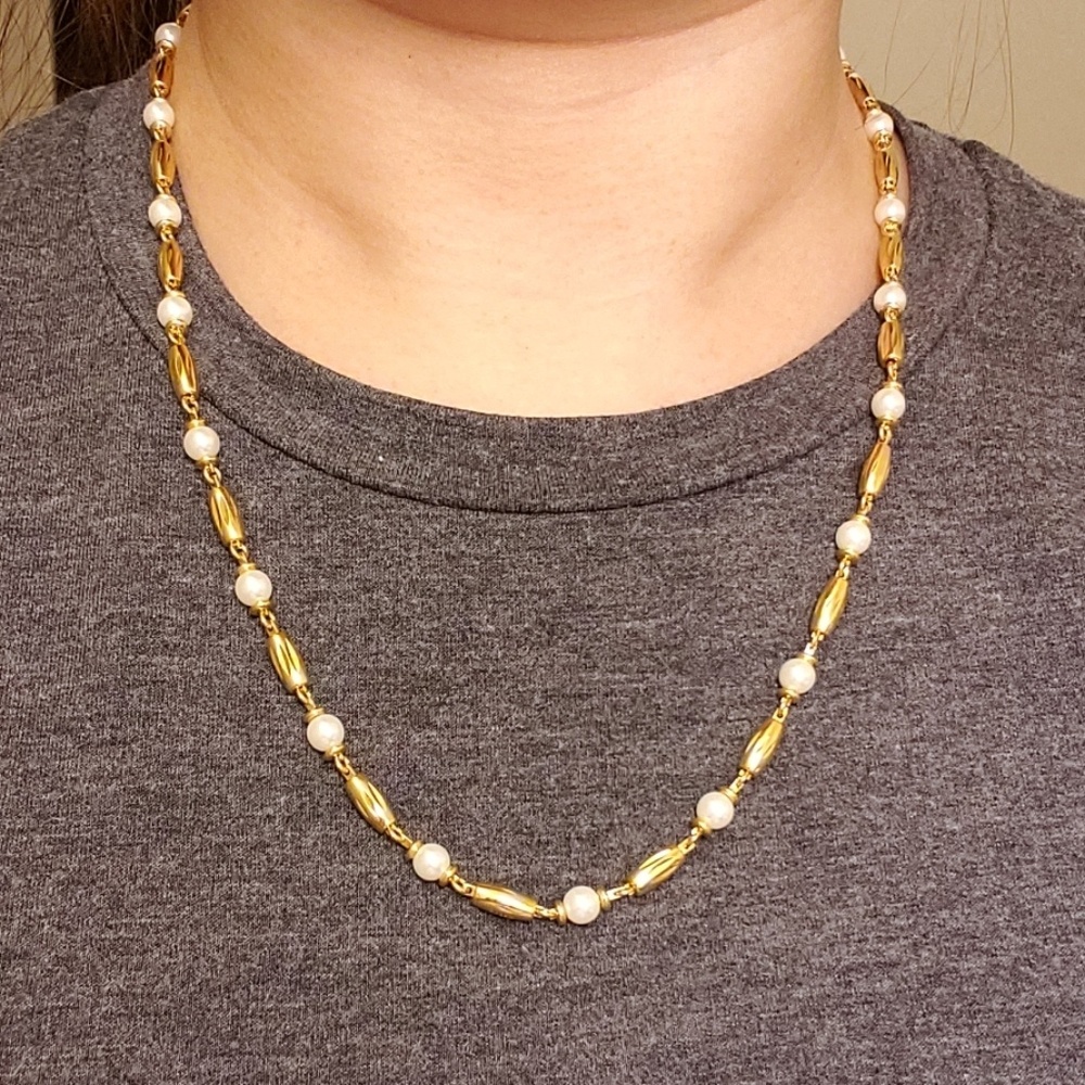 Pearl and gold necklace